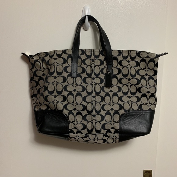 Coach Handbags - Coach Purse NWOT Coach Handbags - Coach Purse NWOT